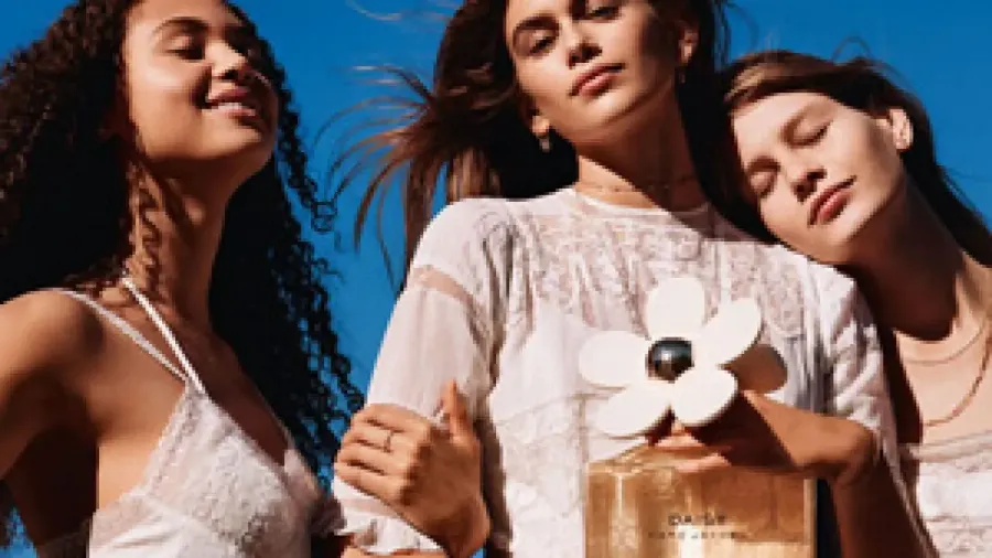По маминым стопам: дочь Синди Кроуфорд стала лицом Daisy Marc Jacobs