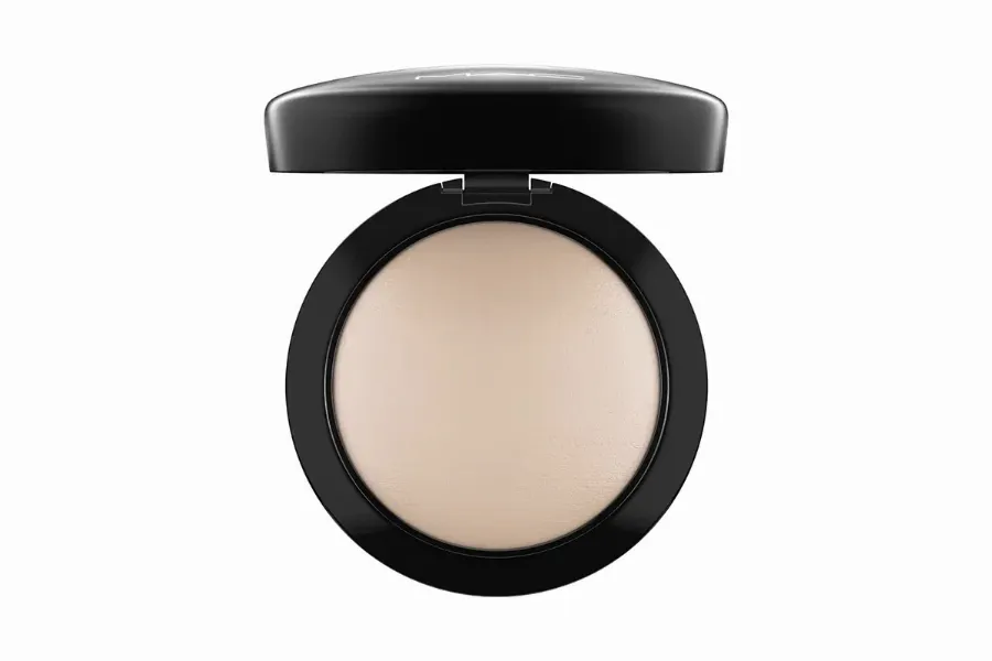M.A.C. Mineralize Skinfinish Natural