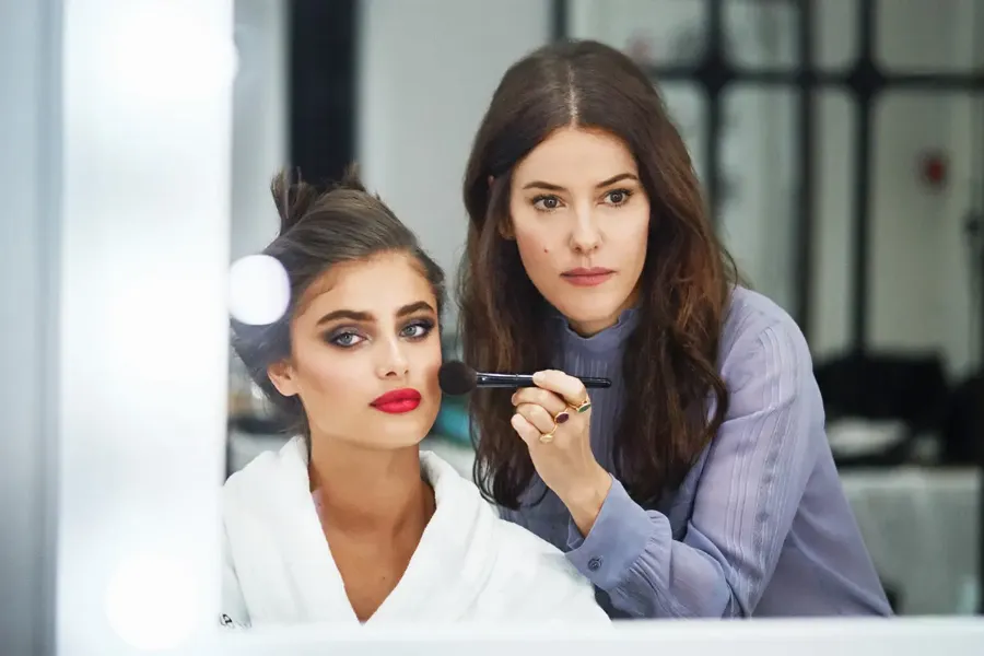 Makeup-гуру: топ-5 визажистов-блогеров, у которых есть чему поучиться