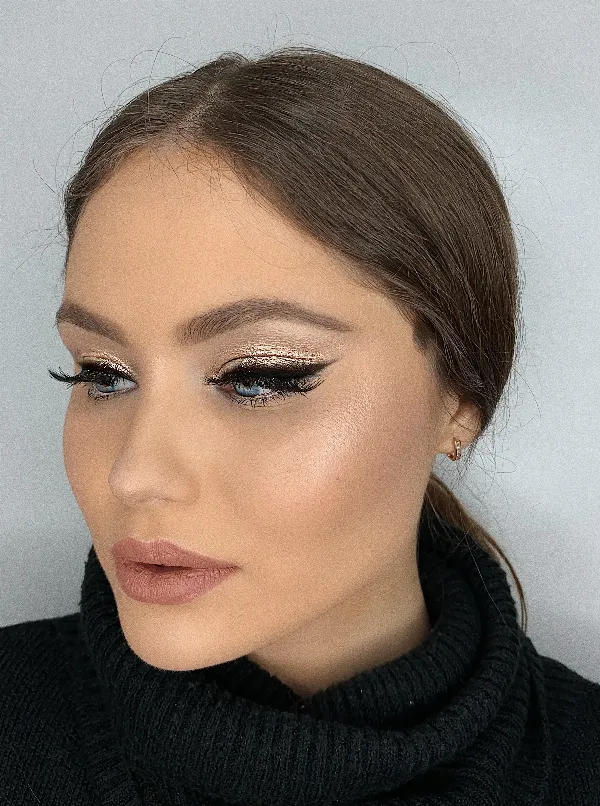 Элизабет Олсен Bobbi Brown