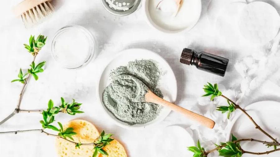 Organic: лучшие рецепты глиняных масок для лица по типу кожи