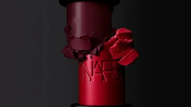 Nars представил пикантную рекламу помад для губ