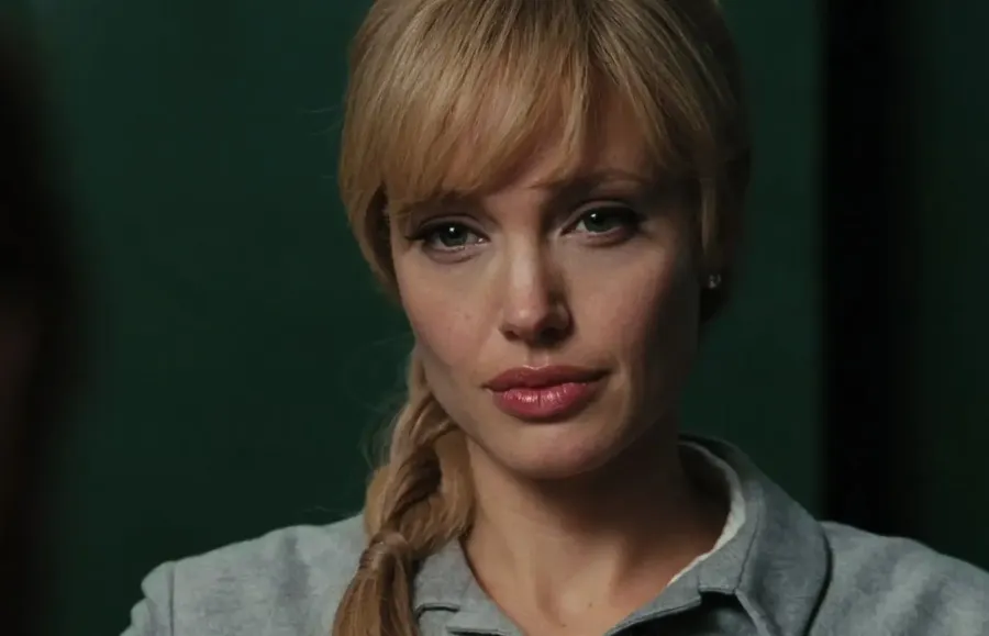 Анджелина Джоли примерила образ блондинки ради роли в Marvel
