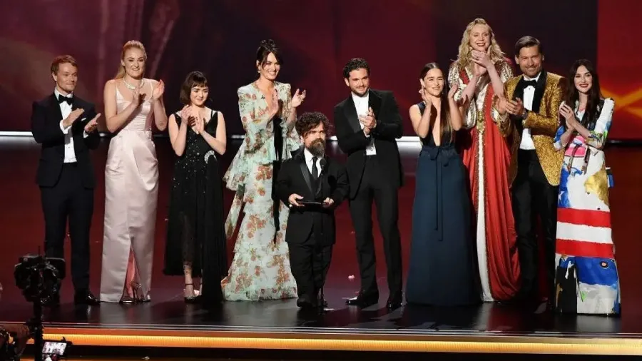 Очевидное и невероятное: полный список победителей премии "Эмми-2019"