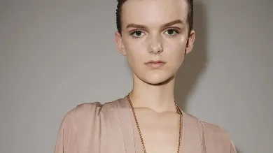 Виктория Бекхэм показала самые модные стрелки весны 2020 на LFW