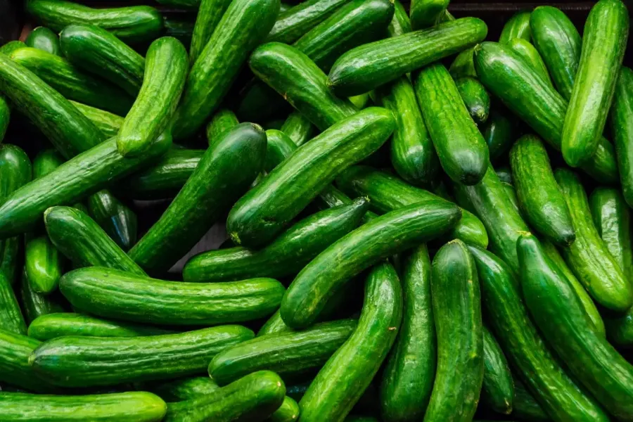 корисні продукти, які позбавлять набряків