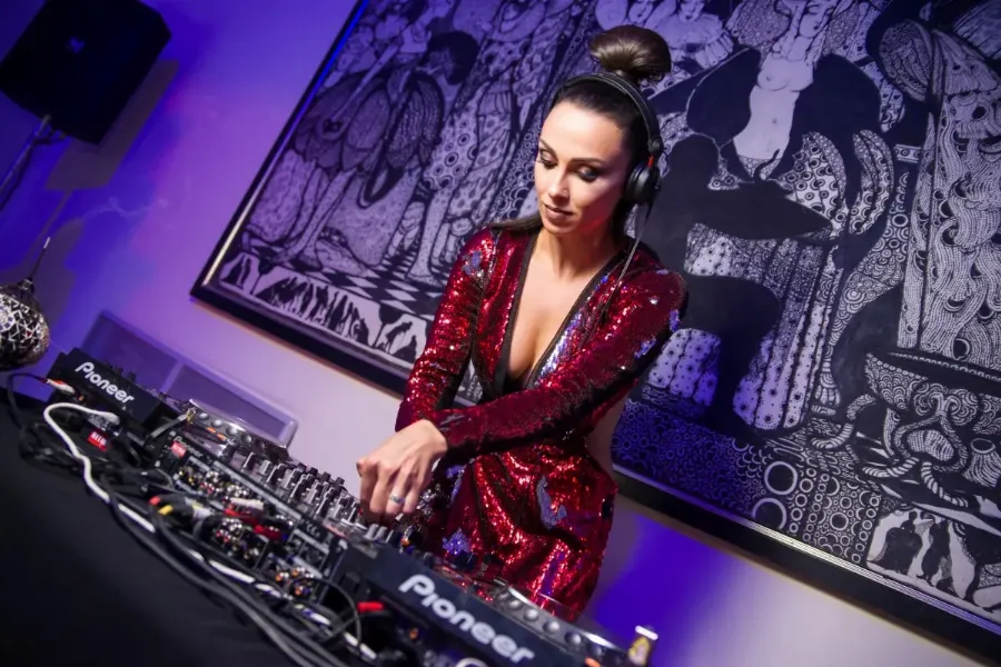 DJ NANA 