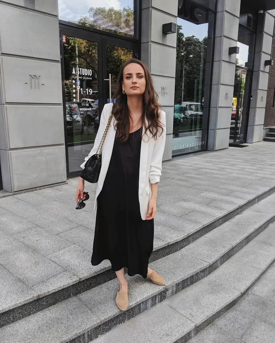Елена Базу