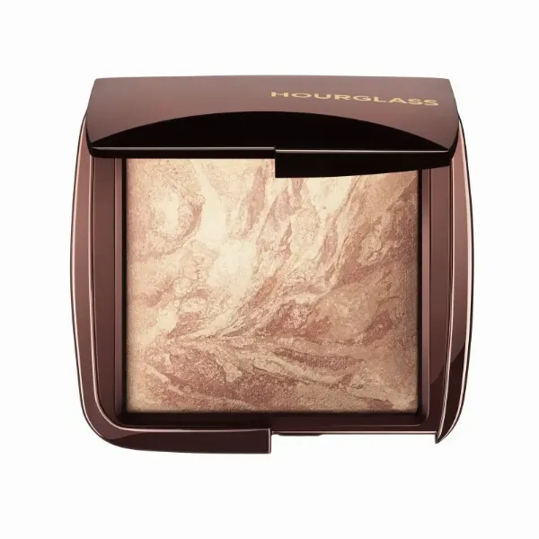 Hourglass Cosmetics Ambient Lighting Infinity Powderми, если они все очень жирные, и для жирной кожи это слишком? 2.	Нужно ли периодически менять продукты домашнего ухода, если все подходит? То есть, имеет ли место привыкание? 3.	Вопрос от косметолога – Если я работаю на себя, и нет возможности купить аппарат для диагностики кожи лица, как поступить? 4.	Может ли тип кожи измениться в течение жизни, например, из жирной в нормальную? 5.	Можно ли обмануть природу и изменить тип кожи? 6.	Какой тип кожи с розацеа? 7.	Клещ демодекс бывает только у жирного типа кожи? 8.	Можете ли вы порекомендовать аппарат для диагностики кожи?  9.	Может ли жирная кожа быть обезвоженной?