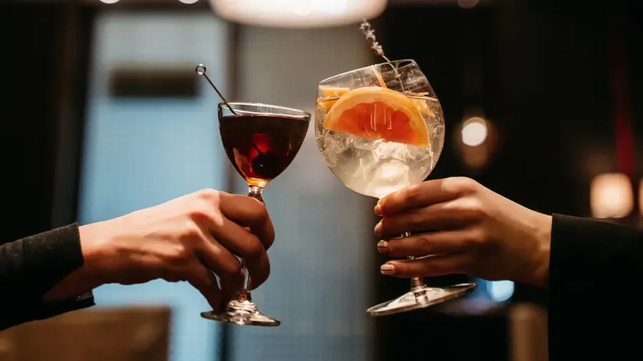 H bar в отеле Hilton Kyiv: невероятные коктейли и четыре кухни мира