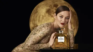 Нова рекламна кампанія і фільм Chanel N°5 до 100-річчя аромату
