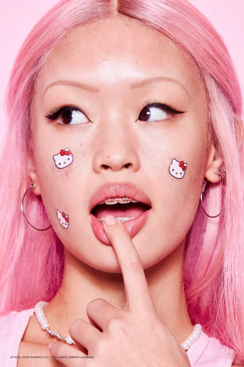 Starface випустив наймиліші патчі від прищів у колаборації з Hello Kitty