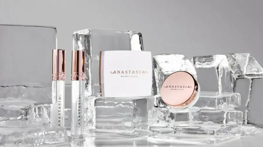 Iced Out: новая сияющая коллекция макияжа Anastasia Beverly Hills
