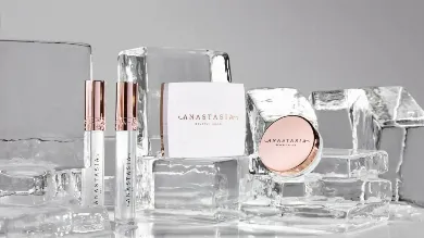 Iced Out: нова сяюча колекція макіяжу Anastasia Beverly Hills
