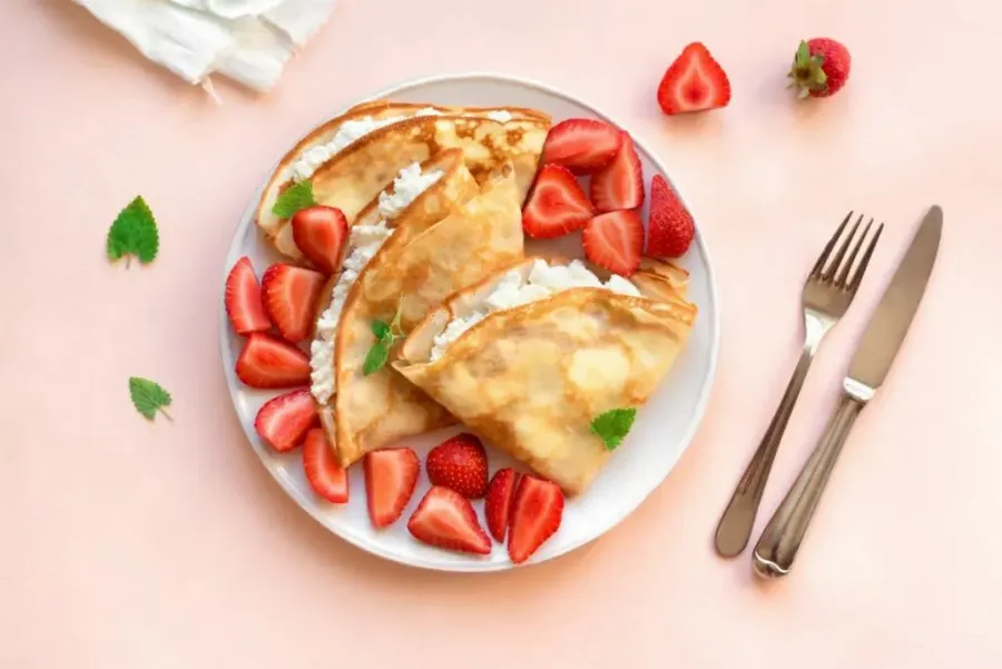 Начинка для млинців з вершковим кремом і фруктами