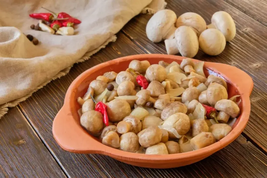 Рецепт маринованных шампиньонов в сливочном маринаде для мангала