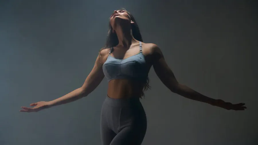 Yoga Chic: бренд одежды для йоги выпустил коллекцию трендовых комбинезонов