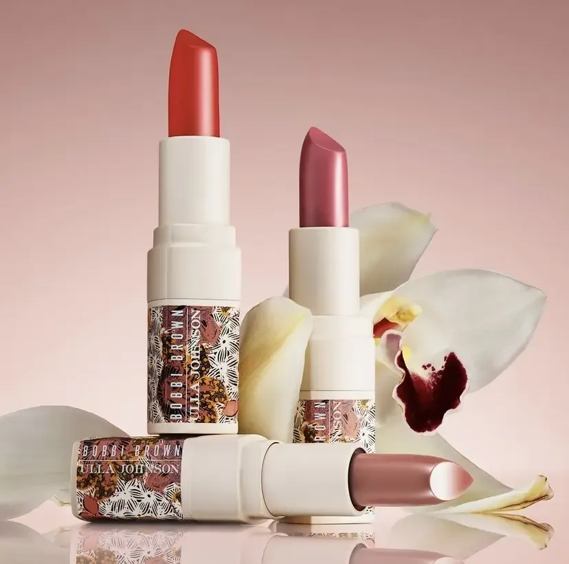 Новая осенняя коллекция макияжа Bobbi Brown x Ulla Johnson Butterflies and Hibiscus Makeup Collection Fall 2021