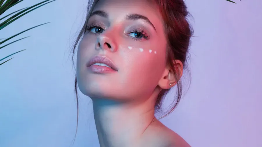 Sun protection: что стоит знать про солнцезащитные средства для кожи век