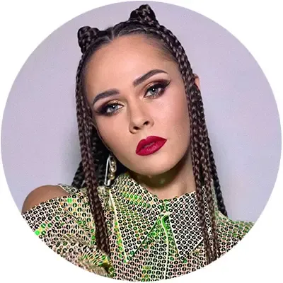 Юлия Санина