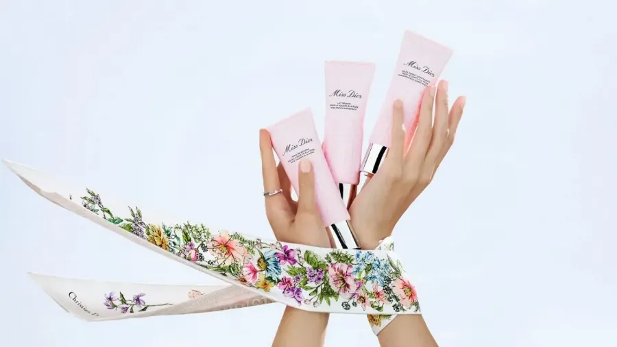 Летний уход за телом: ароматные новинки в коллекции Miss Dior