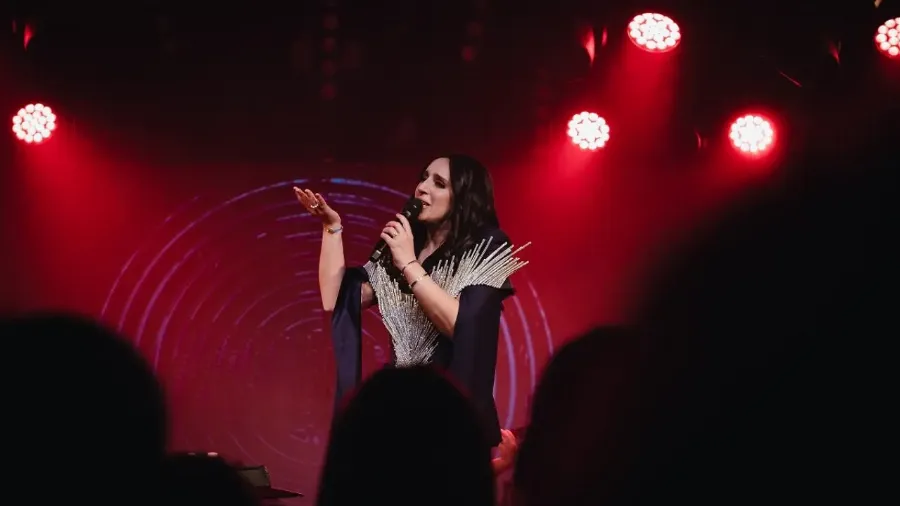 JAMALA будет собирать средства для ВСУ на своем первом сольном концерте в арт-пространстве UYAVA