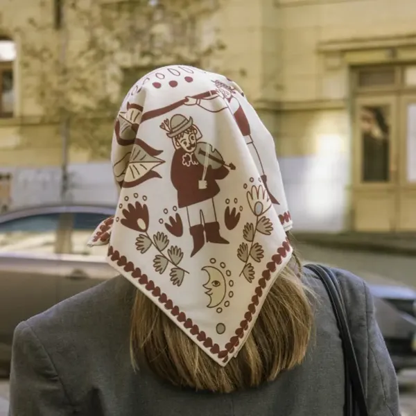 Хустина з гуцулами