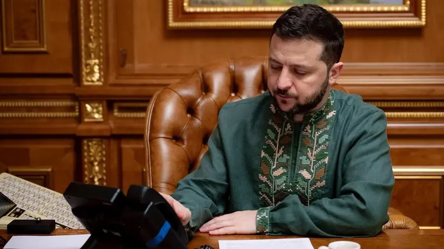 Володимир Зеленський у вишиванці Etnodim
