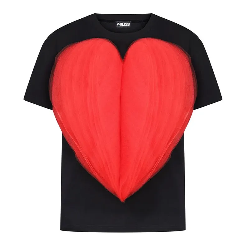 Футболка з обʼємним серцем Love від W8LESS