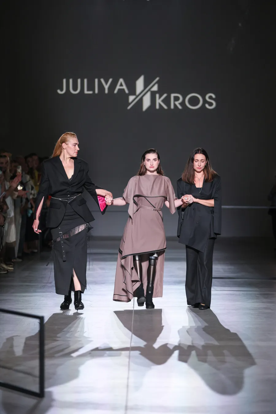 JULIYA KROS