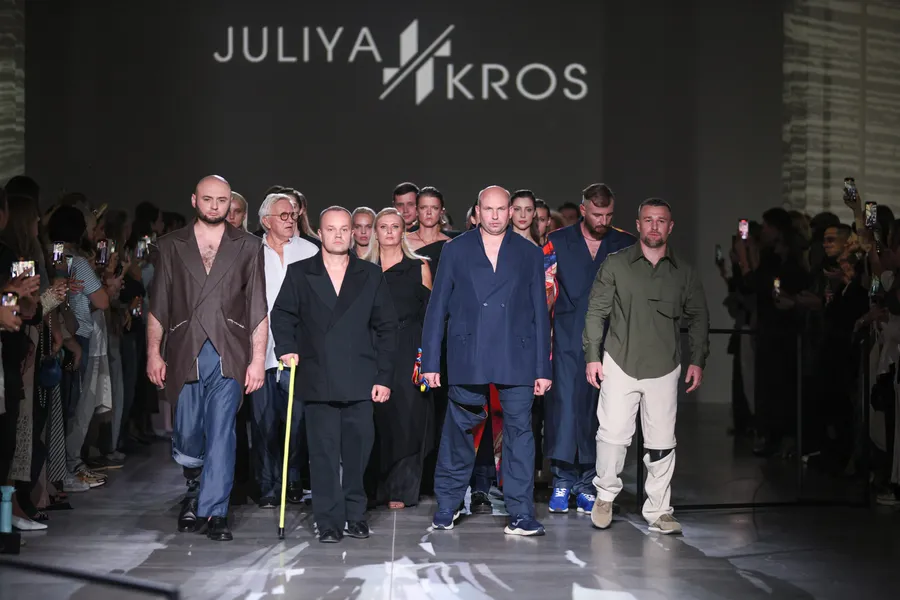 Juliya Kros, «Ambitions»