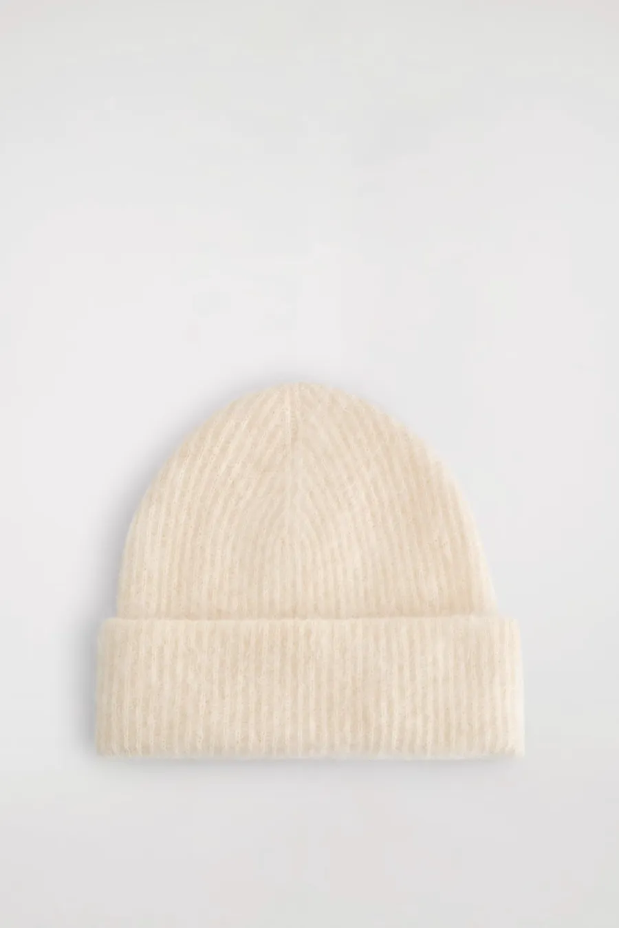 Cos, Bonnet en mohair côtelé