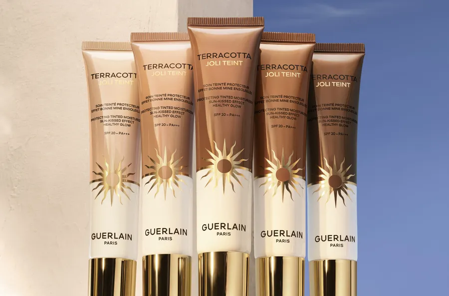 Guerlain готовий до літа із новою зволожувальною тональною основою Terracotta Joli Teint