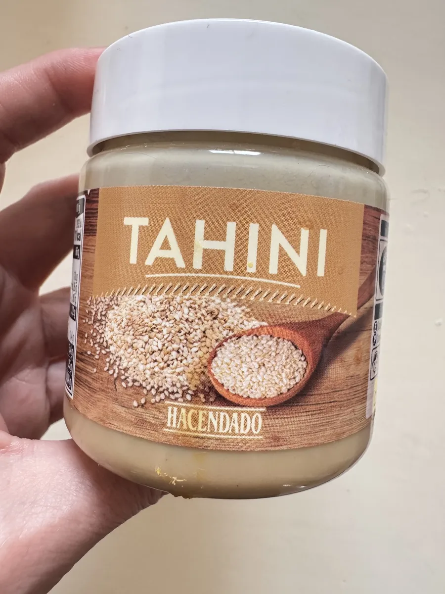 користь кунжутної пасти, склад кунжутної пасти, рецепт лате з кунжутною пастою, користь тахіні, лате з тахіні