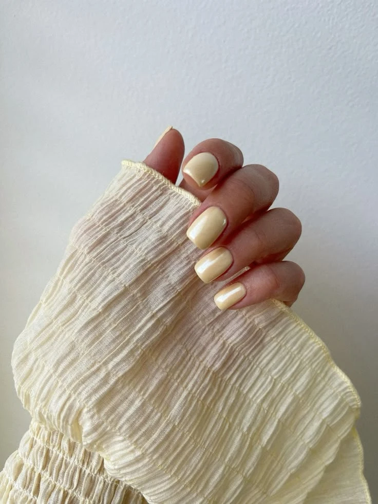 Перламутрові Butter Nails